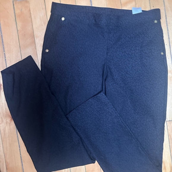 Anne Klein Stretch Pants, Clean Front, Black on Black Leopard Print (Sz 6) - Picture 10 of 10